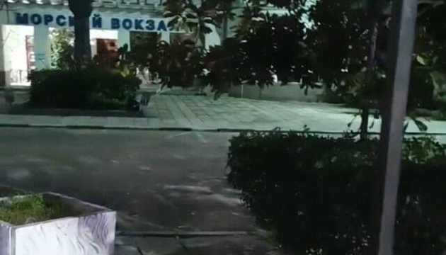 У Криму на місці Ялтинського морського порту окупанти почали розміщувати ігорну зону - «Жовта стрічка»