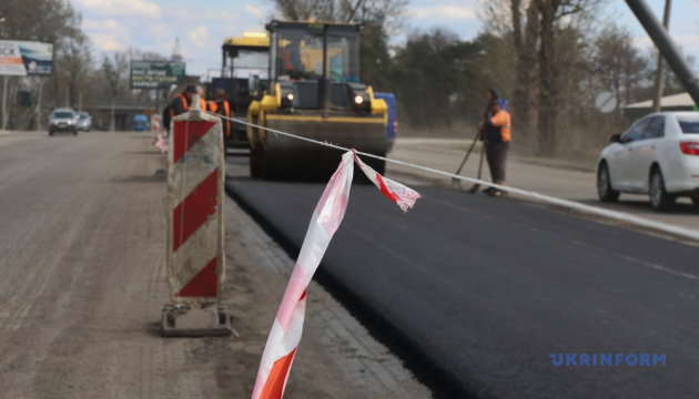 В Україні від початку року відремонтували понад 4,4 мільйона квадратних метрів доріг