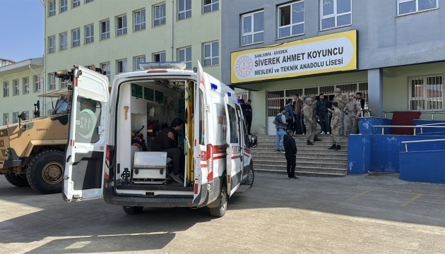 У турецькій школі колишній учень влаштував стрілянину, 16 поранених