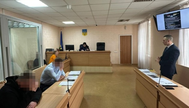 У Дніпрі депутата та його сина підозрюють в організації схеми з фіктивним працевлаштуванням