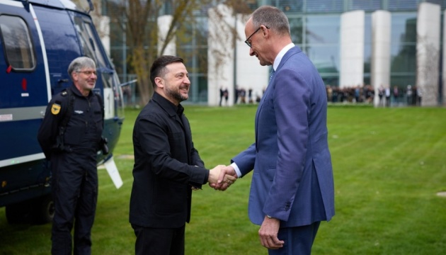 メルツ独首相、兵役義務年齢のウクライナ人男性のウクライナ帰還を主張