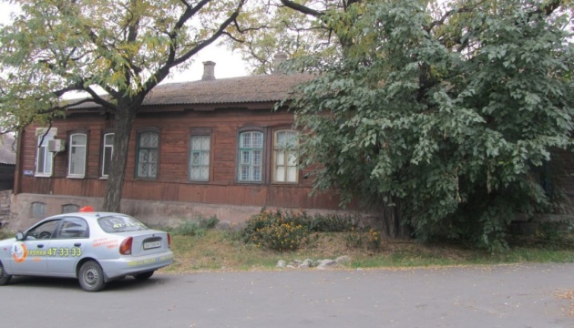 У Маріуполі загарбники знищили історичну дерев’яну школу початку XX століття - міськрада