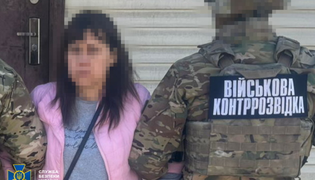 СБУ затримала завуча школи, яку підозрюють у коригуванні ударів ворога по Краматорську