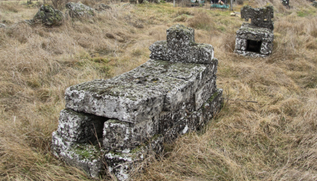 На Одещині виявили старовинне козацьке кладовище з рідкісними кам’яними саркофагами