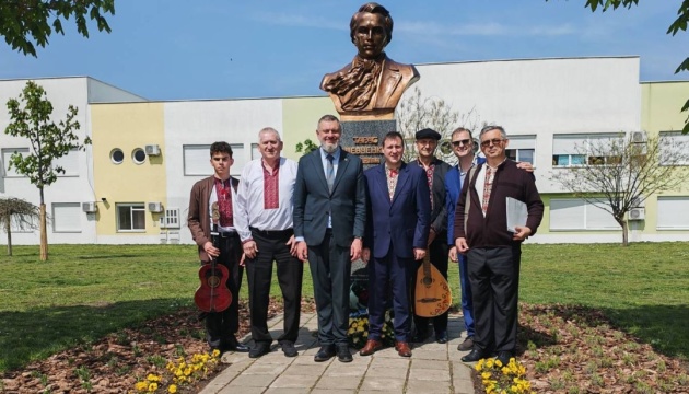 У сербському Новому Саді урочисто відкрили відновлений пам’ятник Тарасу Шевченку