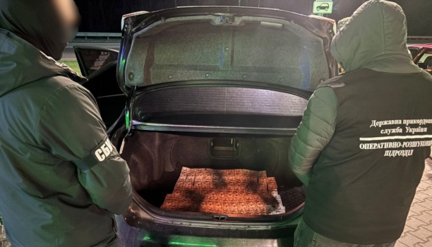 Військовий депутат райради на Закарпатті організовував незаконне переправлення чоловіків за кордон