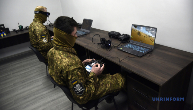 На Закарпатті відкрили школу операторів дронів «SKY FRONT» / Фото: Ігор Ткаченко, Укрінформ