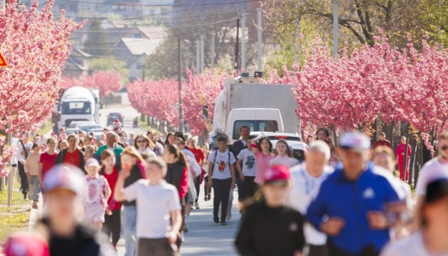 На Закарпатті провели забіг «Перечинська сакура»