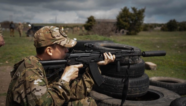 Школярів із Херсонщини долучили до військових навчань у Криму - «Жовта стрічка»
