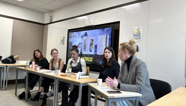Le rôle de l'art ukrainien comme forme de résistance en temps de guerre a été au centre des débats à Paris