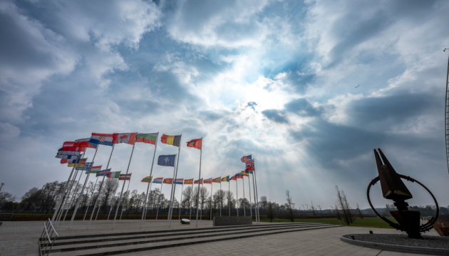 У НАТО звинуватили Росію і Китай у підриві режиму нерозповсюдження ядерної зброї