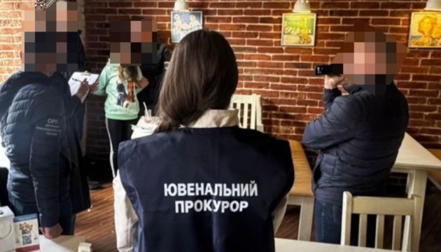 У Луцьку затримали жінку, яка намагалась продати сина за $25 тисяч