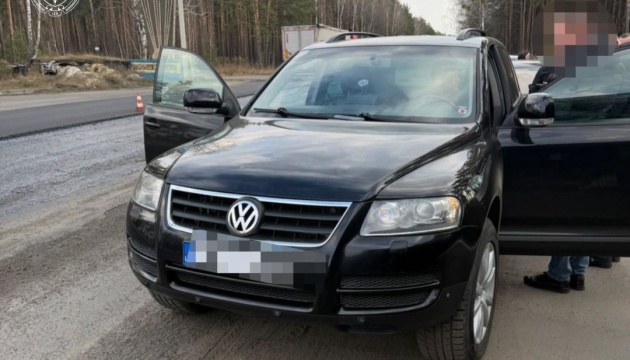 На Волині керівника благодійного фонду викрили у продажу автівок, ввезених для ЗСУ