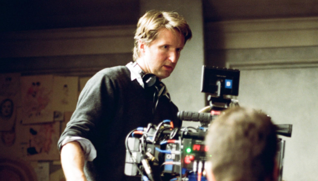 Володар «Оскара» Том Гупер зніме фільм за книгою Міллі Боббі Браун