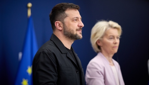 Zelensky discusses EUR 90B loan in conversation with von der Leyen