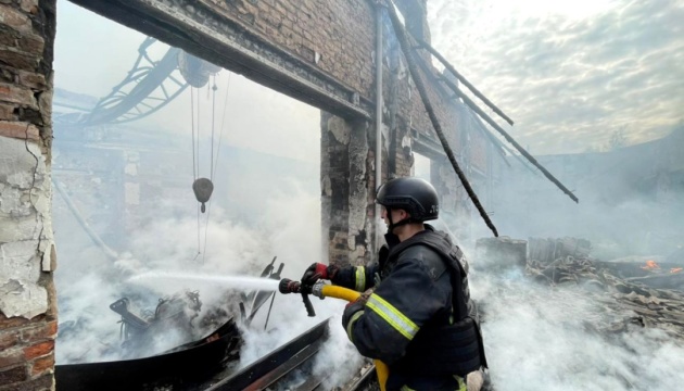 Загарбники атакували дронами агропідприємство на Чернігівщині 