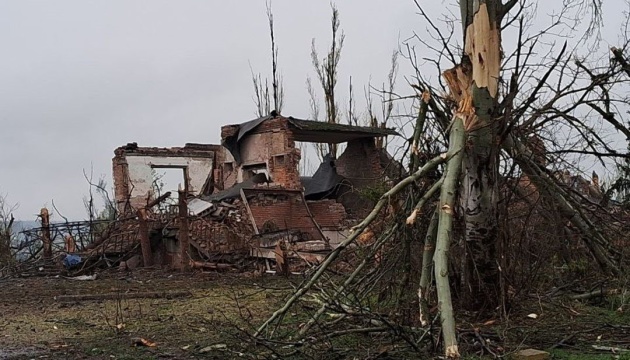 Війська РФ за добу понад тисячу разів обстріляли Донеччину, дев'ятеро поранених