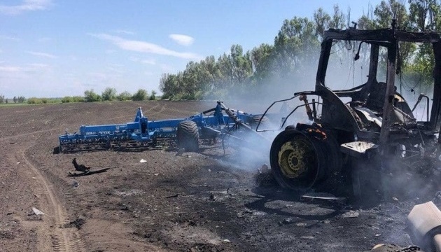 На Харківщині війська РФ знищили 1600 одиниць сільгосптехніки