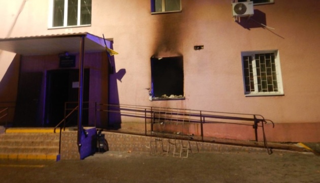 У Миколаєві 6,5 року в’язниці отримав юнак, який на замовлення підпалив приміщення суду