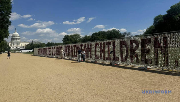  تم تركيب 20 ألف دمية دب في واشنطن تضامناً مع الأطفال الأوكرانيين المختطفين من قبل روسيا / الصورة: فولوديمير إيلتشينكو، أوكرإنفورم