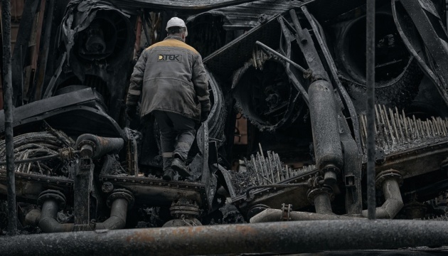 За опалювальний сезон енергетики 17 разів «підіймали з нуля» теплові електростанції після атак РФ