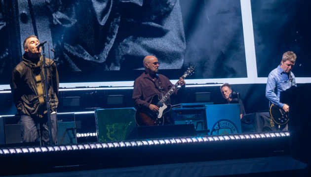 Акустичну гітару з автографом гурту Oasis продали на аукціоні за $96 тисяч