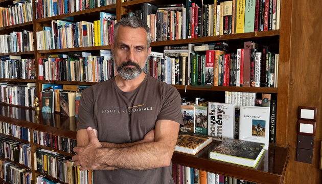 Росія, населенню якої роками промивали мізки, мала б пройти процес денацифікації - чеський аналітик