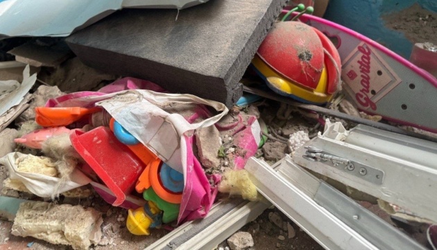 Al menos 18 heridos, incluido un niño, en un ataque enemigo a Dnipró