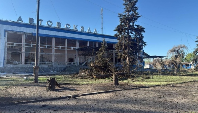 На Донеччині через обстріли пошкоджені житлові будинки, ЛЕП та АЗС