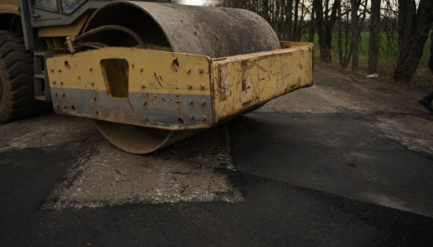 В Україні від початку року відремонтували понад 5,7 мільйона квадратних метрів доріг