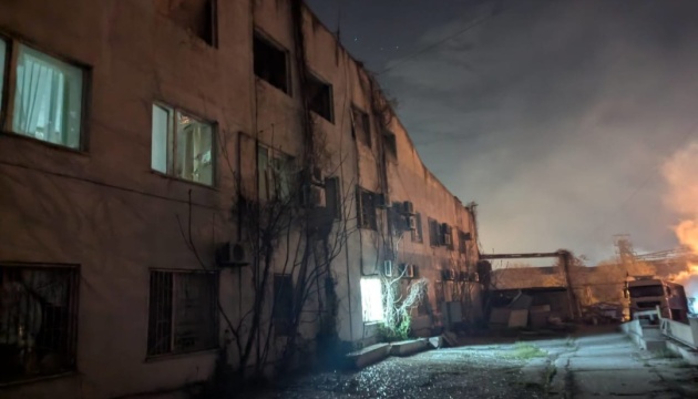 Атака на Одесу: 13 поранених, пошкоджені будинки і портова інфраструктура, є влучання у торговельне судно