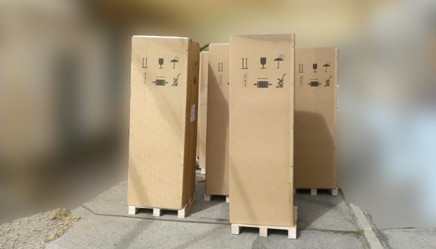 Лікарні Херсонщини отримали нове обладнання для зберігання крові