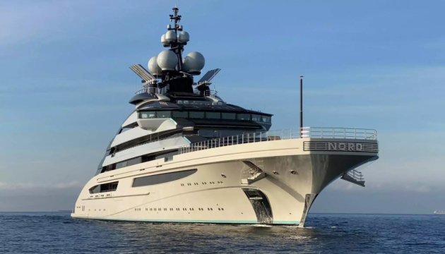 Яхта соратника Путіна без перешкод пройшла Ормузькою протокою