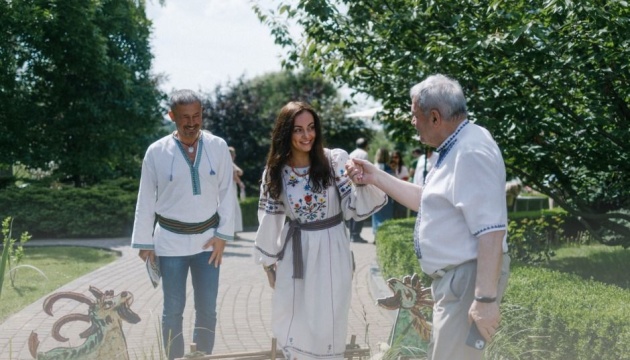 Благодійність і традиції: у Лондоні вперше проведуть фольк-бал УКУ «Перелаз»