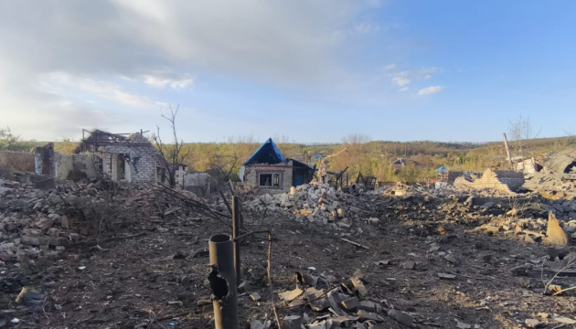 Війська РФ за добу 898 разів обстріляли Донеччину