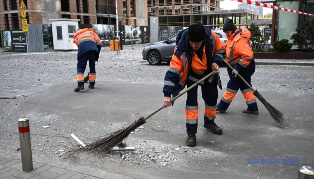 Zahl der Verletzten nach russischem Drohnenangriff in Kyjiw steigt auf zwei