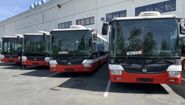Прага передала Хмельницькому чотири автобуси