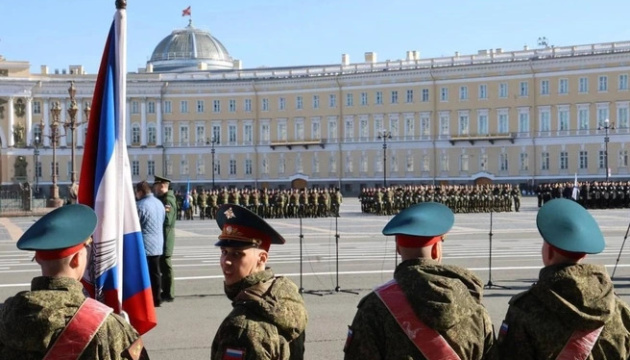 У Петербурзі проведуть парад 9 травня, як і в Москві - без військової техніки