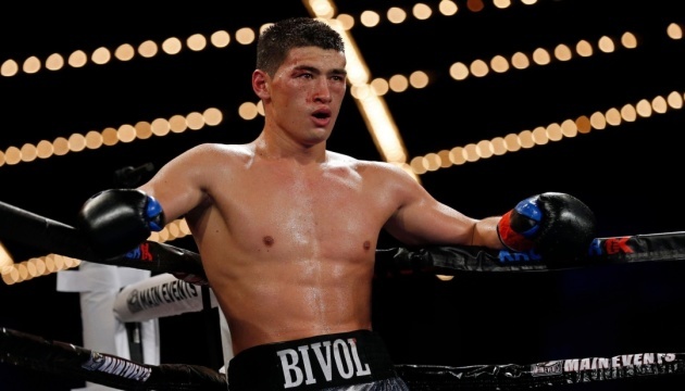 La OMB prohíbe al boxeador ruso defender su cinturón de campeón mundial debido a la guerra de Rusia contra Ucrania