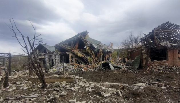 Ворог за добу понад 1,4 тисячі разів обстріляв Донеччину, є загиблий і поранені