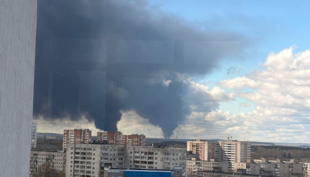 L'Ukraine frappe une usine d'explosifs à Dzerjinsk et cible le géant pétrolier Lukoil à Perm, à 1 500 km de la frontière