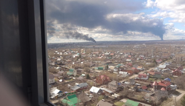 Дрони СБУ уразили один із найбільших російських НПЗ за понад 1500 кілометрів від України