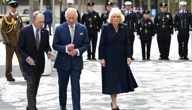 Чарльз ІІІ відвідав Нью-Йорк, де поклав квіти до меморіалу 11 вересня