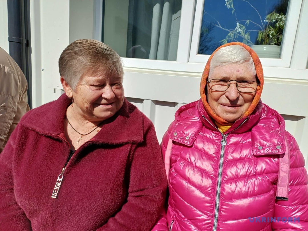 Валентина Миколаївна та її сестра Галина