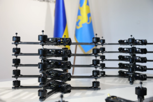 Львівщина передала військовим ще 220 FPV-дронів