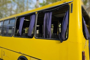 Удар по маршрутці в Херсоні: кількість поранених зросла до дев’яти