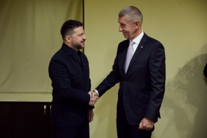 Zelensky discusses bilateral ties, EU path with Czech PM Babiš