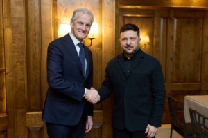 Zelensky meets PM of Norway in Yerevan to discuss Drone Deal, strengthening air defense