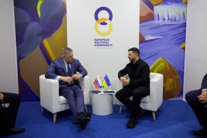 Zelensky meets Fico in Yerevan 