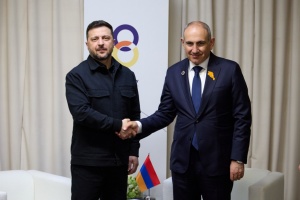 ゼレンシキー宇大統領、パシニャン・アルメニア首相と会談後、活発な対話の再開の重要性指摘